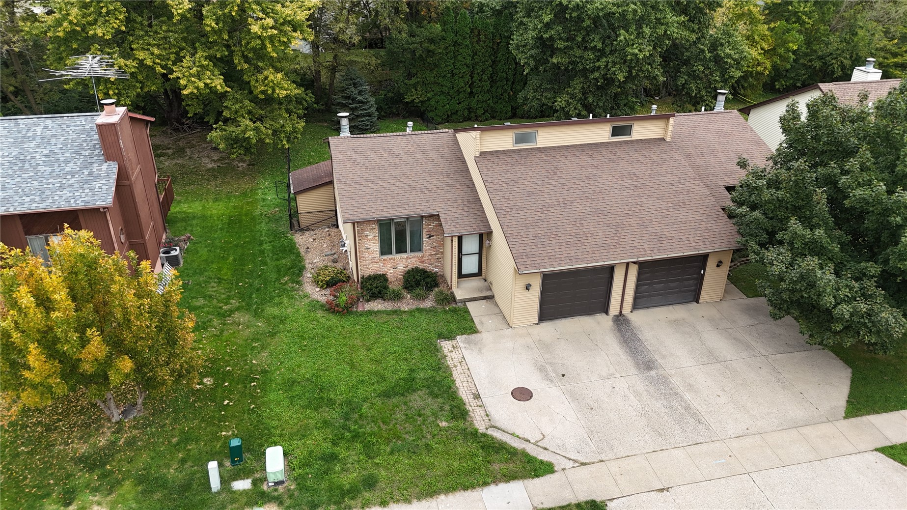2264 Plaen View Drive Iowa City IA 52246