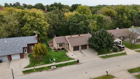 2264 Plaen View Drive Iowa City IA 52246