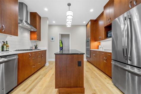 143 Leamer Court Iowa City IA 52246