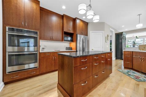 143 Leamer Court Iowa City IA 52246