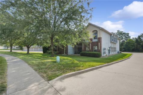 750 Rachael Street #202 North Liberty IA 52317