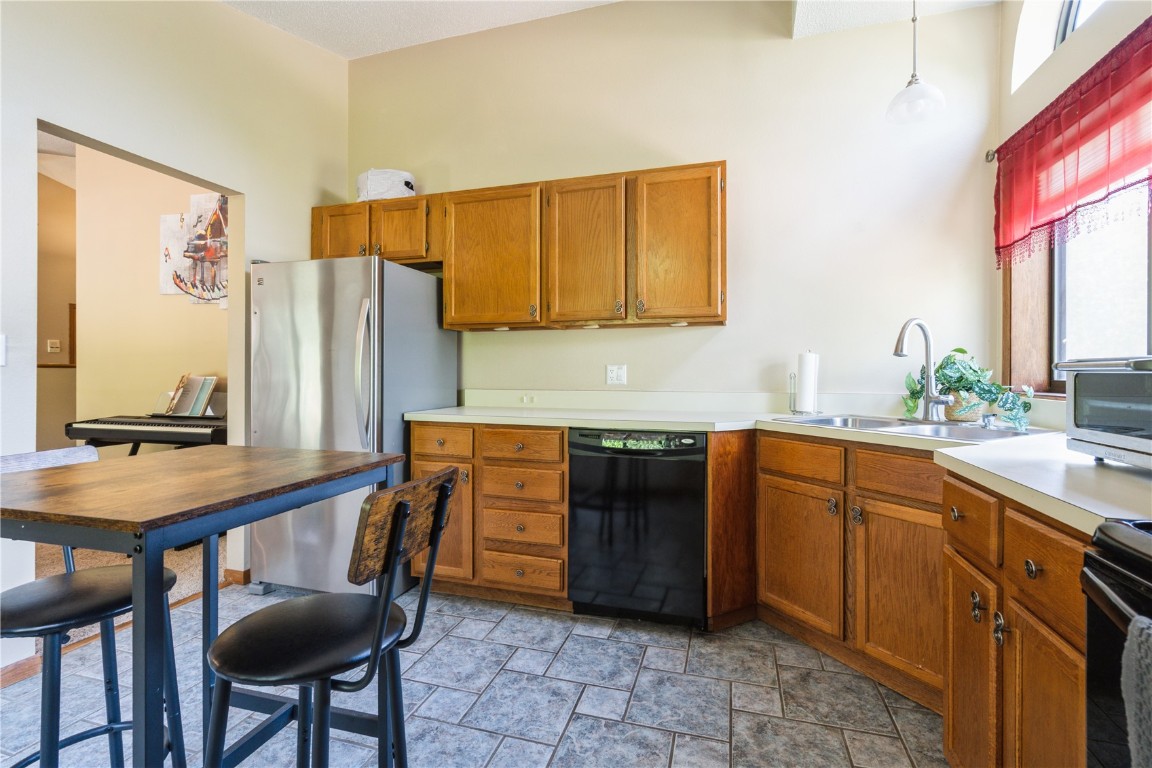 3720 Timberline Drive NE Cedar Rapids IA 52402