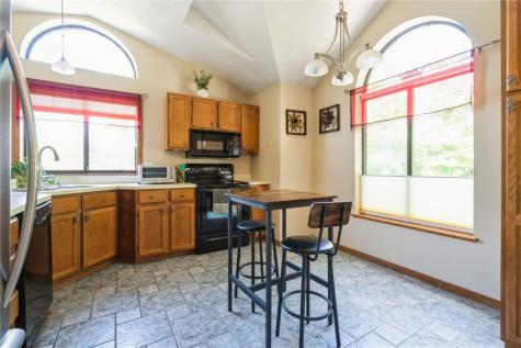 3720 Timberline Drive NE Cedar Rapids IA 52402