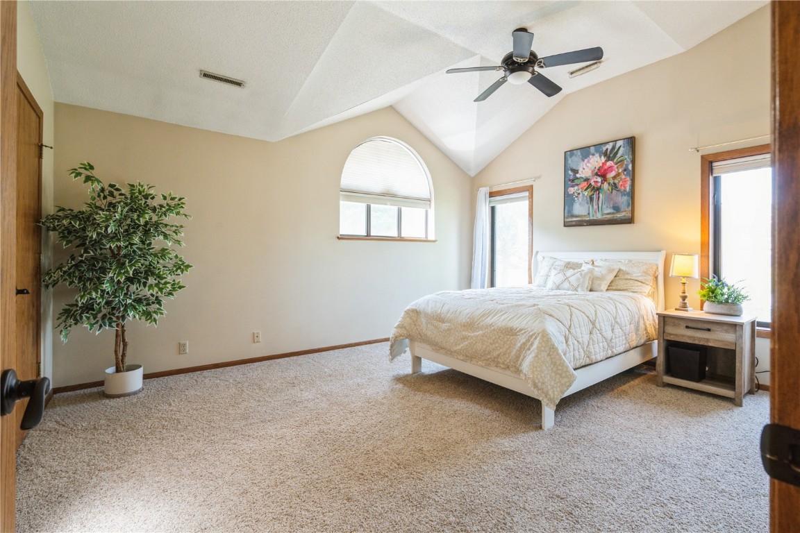 3720 Timberline Drive NE Cedar Rapids IA 52402