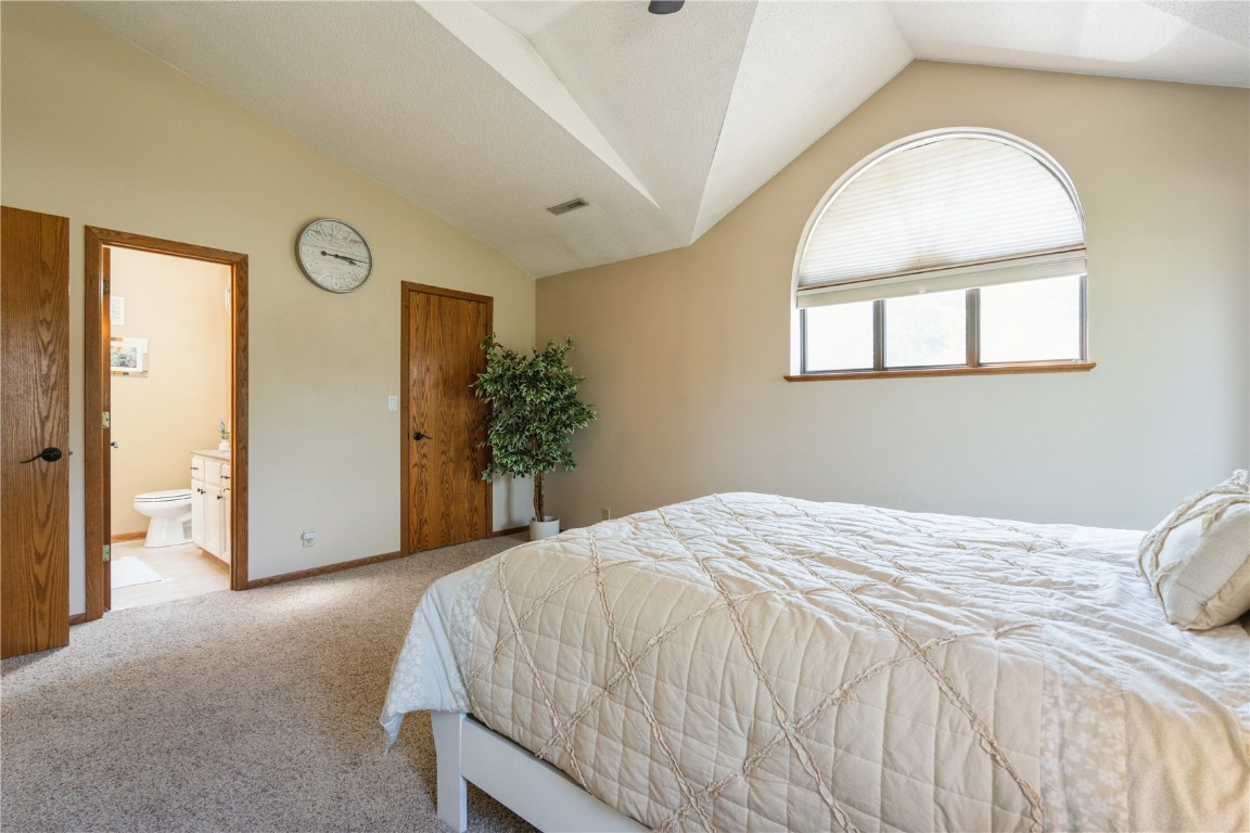 3720 Timberline Drive NE Cedar Rapids IA 52402