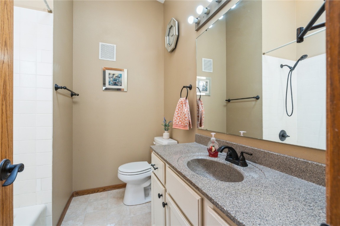 3720 Timberline Drive NE Cedar Rapids IA 52402
