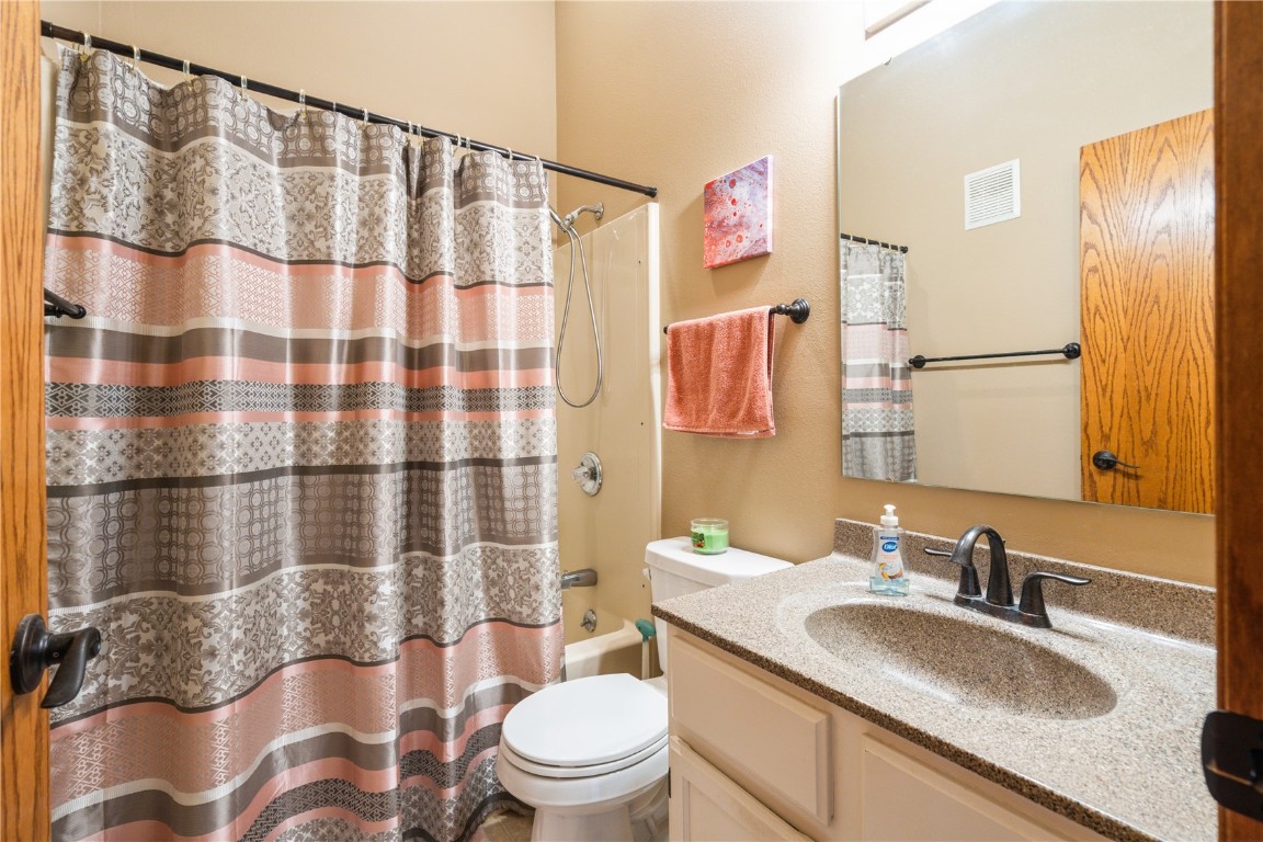 3720 Timberline Drive NE Cedar Rapids IA 52402