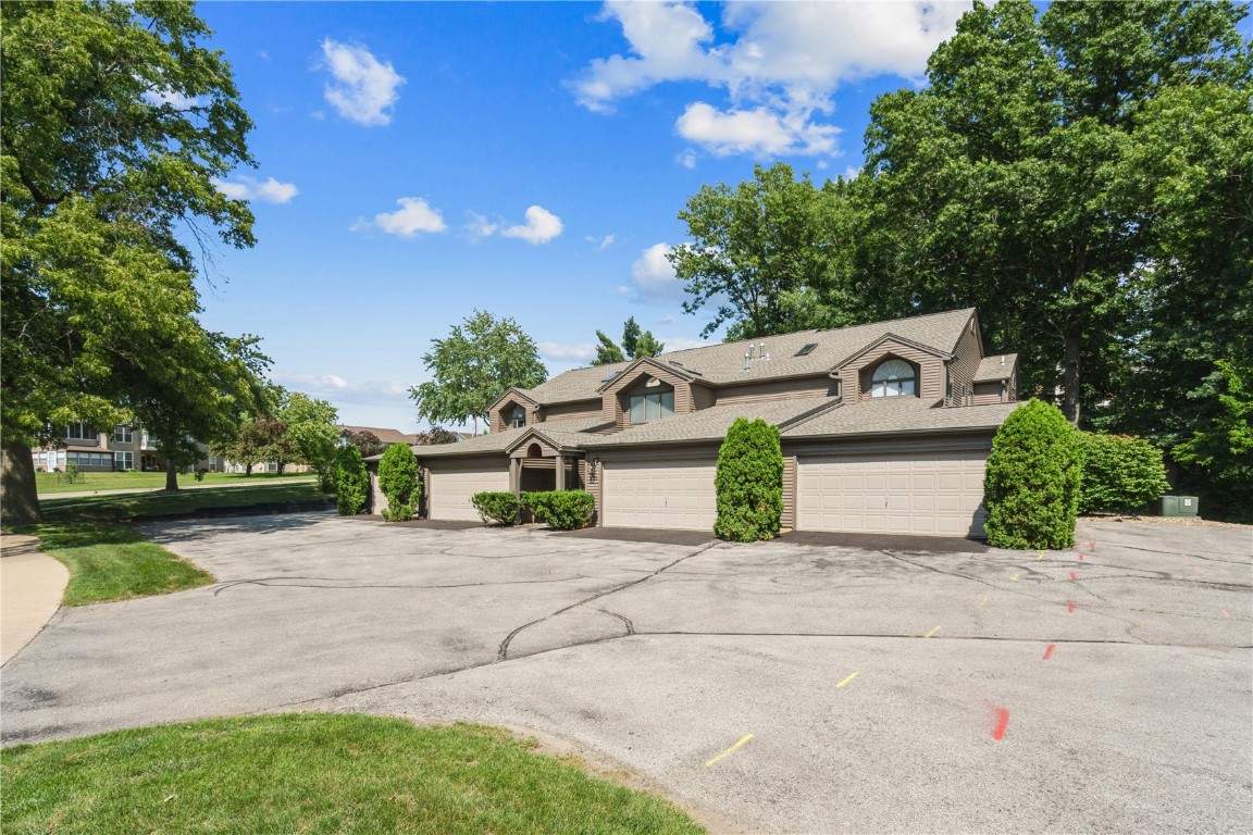 3720 Timberline Drive NE Cedar Rapids IA 52402