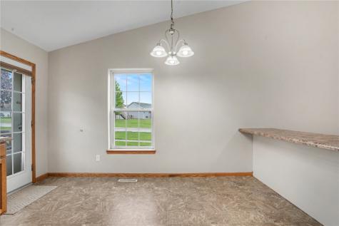 246 Whirlaway Lane Fairfax IA 52228