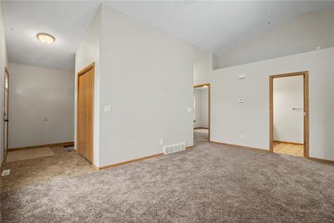 246 Whirlaway Lane Fairfax IA 52228
