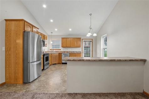 246 Whirlaway Lane Fairfax IA 52228