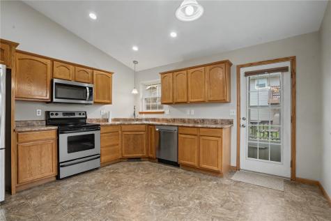246 Whirlaway Lane Fairfax IA 52228