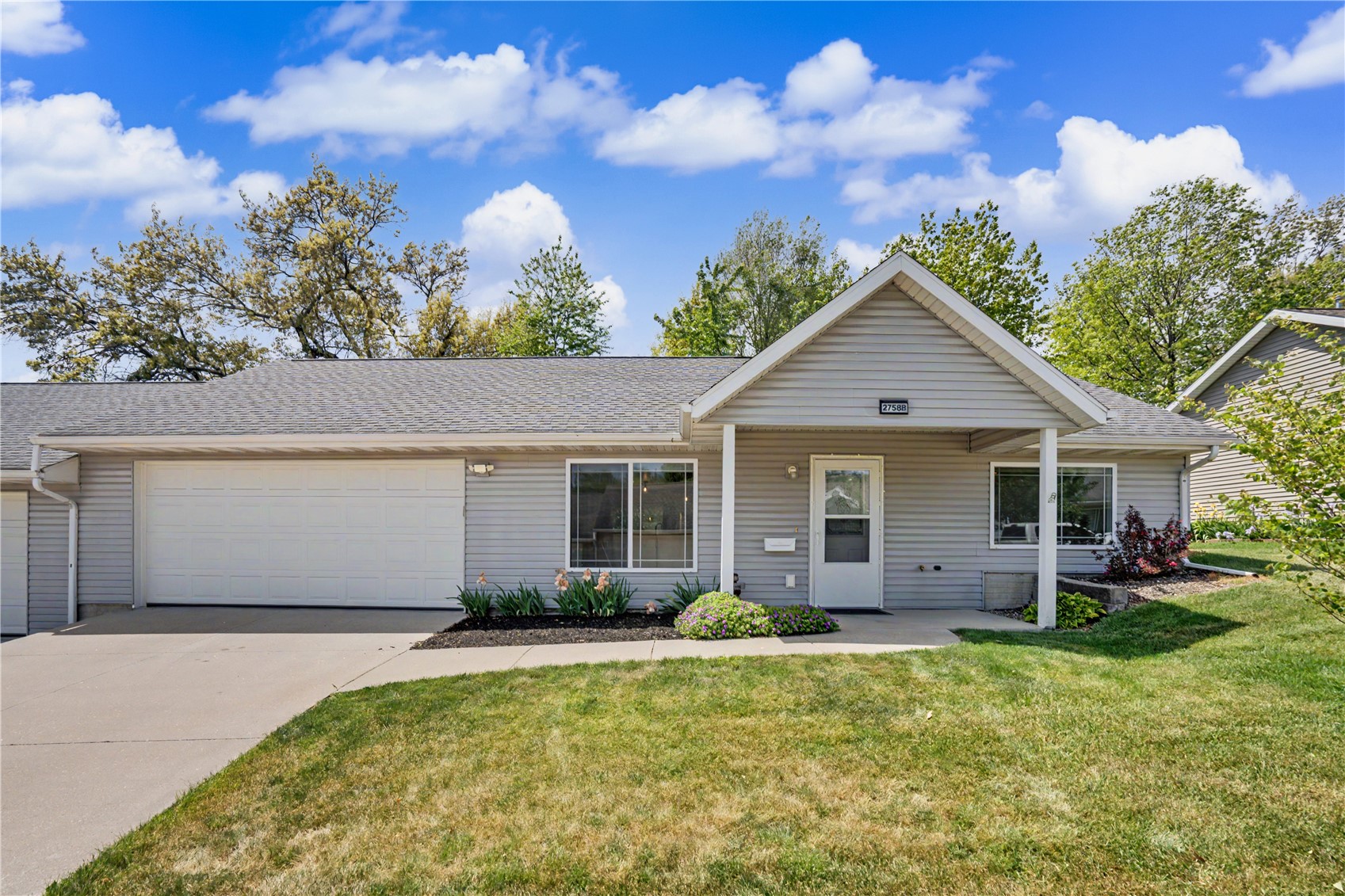 2758 O Avenue NW Cedar Rapids IA 52405