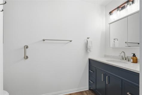 2758 O Avenue NW Cedar Rapids IA 52405