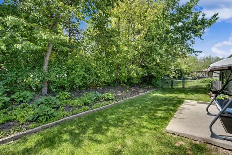 2758 O Avenue NW Cedar Rapids IA 52405