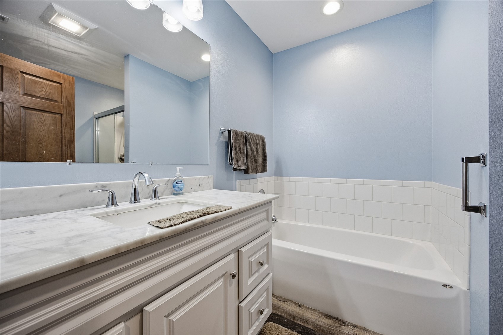 209 1st Street SW Hopkinton IA 52237