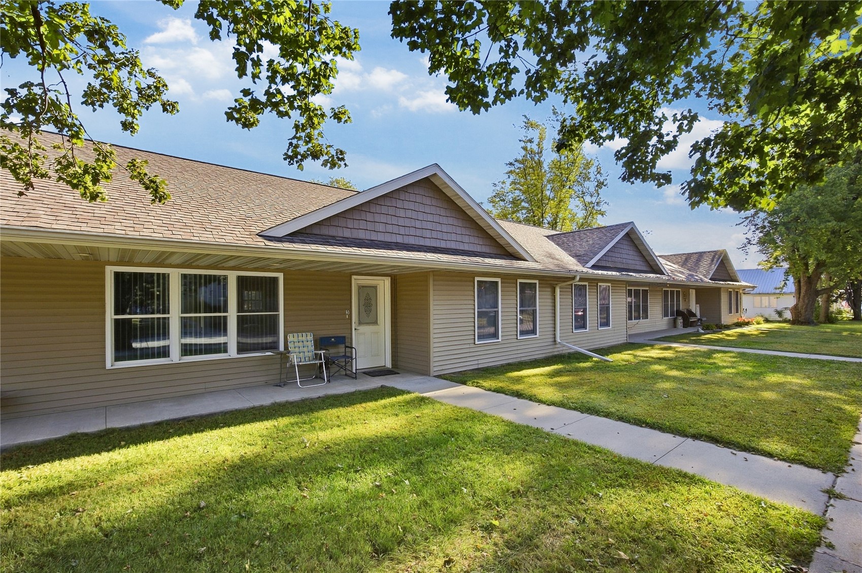 209 1st Street SW Hopkinton IA 52237