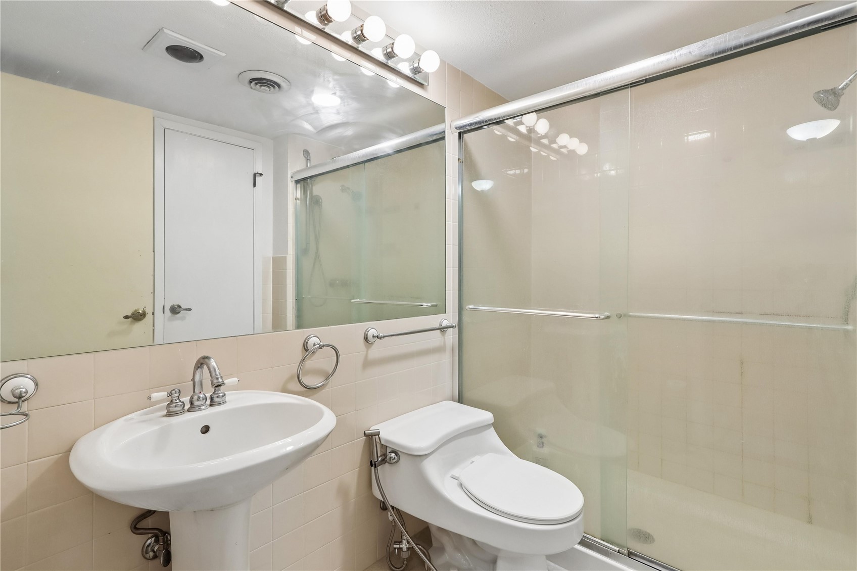 1512 1st Avenue Coralville IA 52241