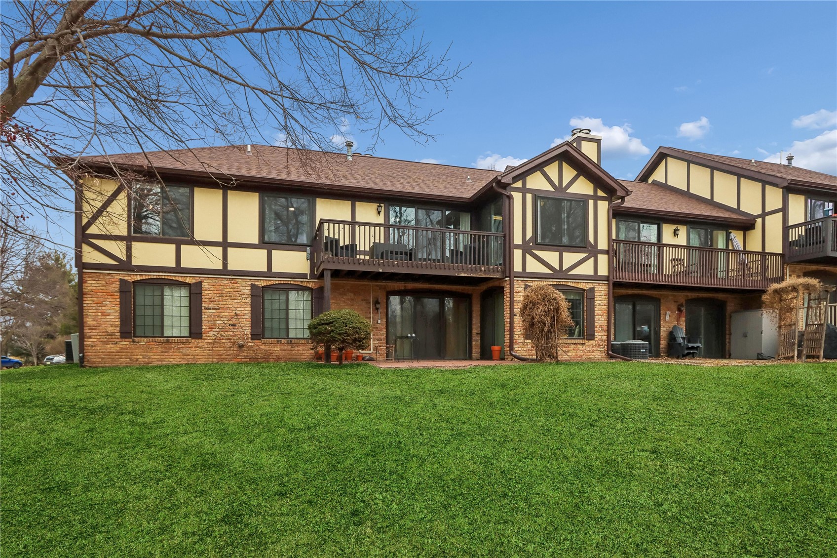 1512 1st Avenue Coralville IA 52241