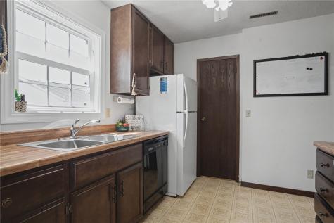 4019 Summerfield Lane NE Cedar Rapids IA 52402