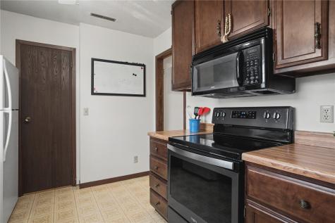 4019 Summerfield Lane NE Cedar Rapids IA 52402