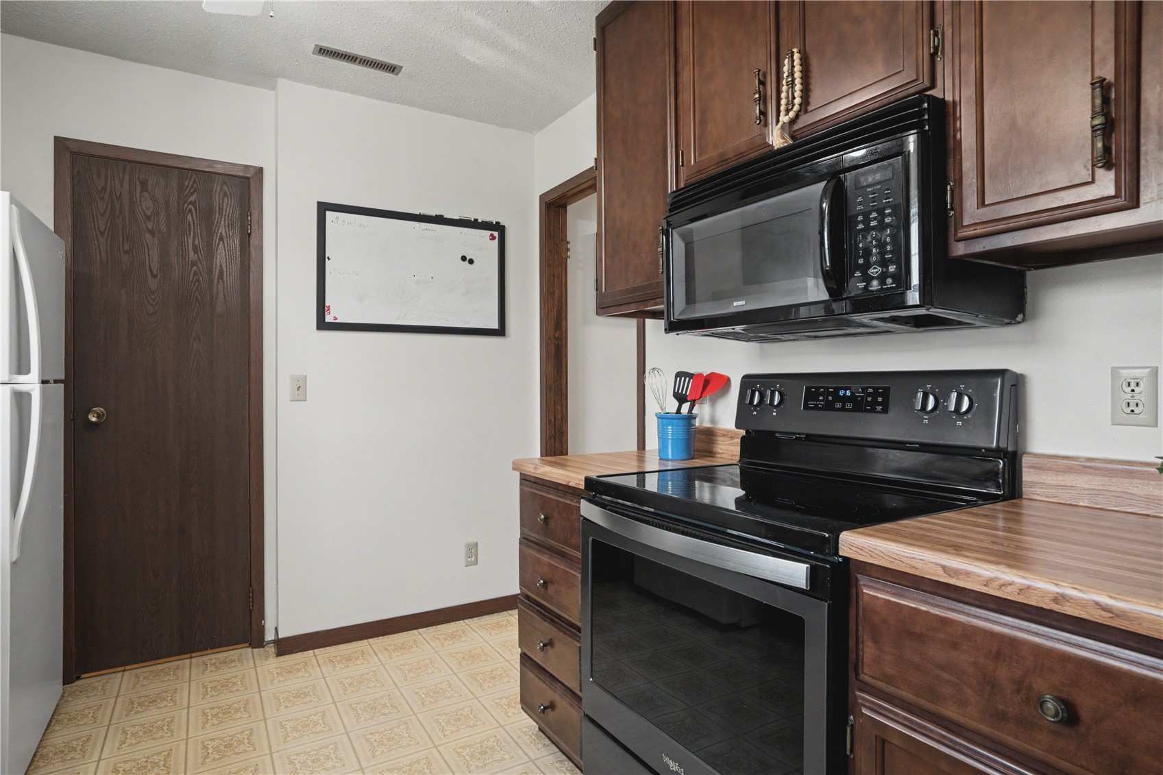 4019 Summerfield Lane NE Cedar Rapids IA 52402