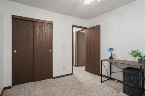4019 Summerfield Lane NE Cedar Rapids IA 52402