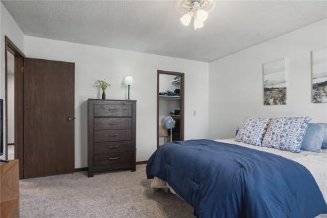 4019 Summerfield Lane NE Cedar Rapids IA 52402