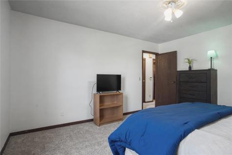 4019 Summerfield Lane NE Cedar Rapids IA 52402