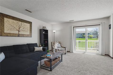 4019 Summerfield Lane NE Cedar Rapids IA 52402
