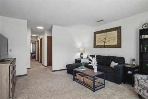 4019 Summerfield Lane NE Cedar Rapids IA 52402