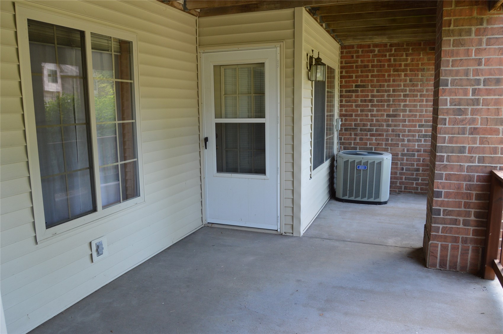 454 West Side Drive Iowa City IA 52245