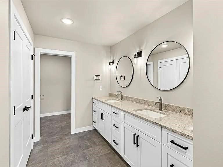407 E Main Street Solon IA 52333