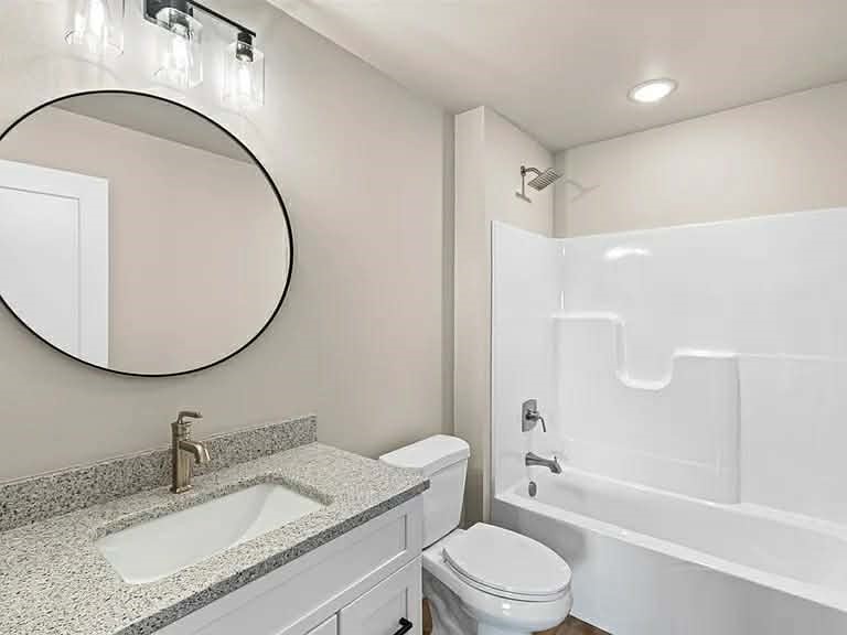 407 E Main Street Solon IA 52333