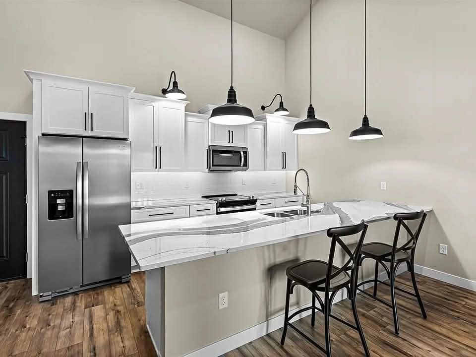 407 E Main Street Solon IA 52333