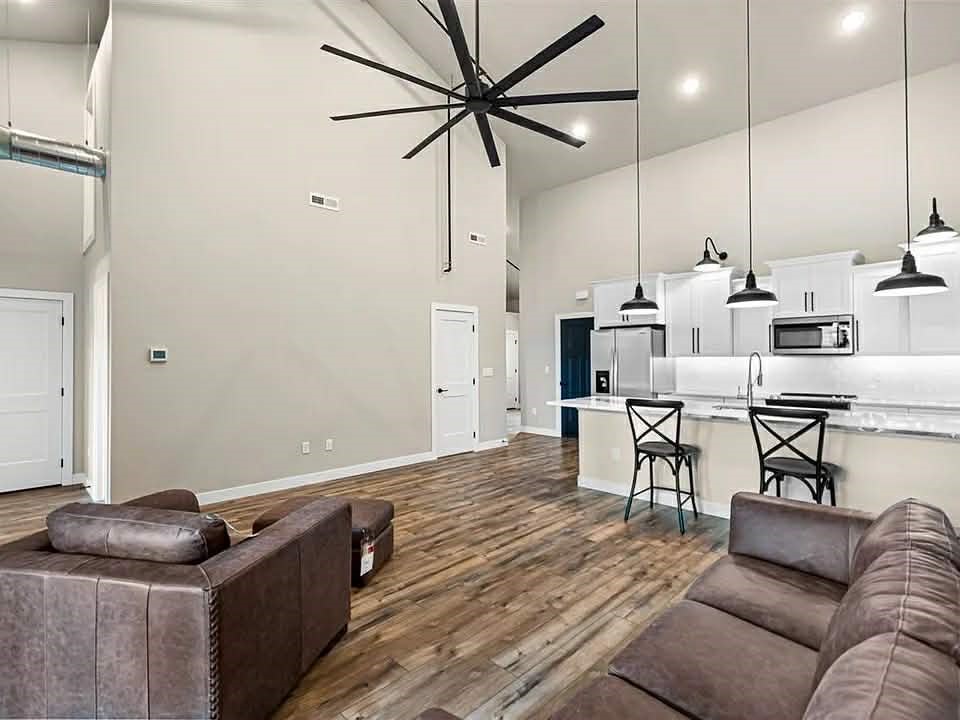 407 E Main Street Solon IA 52333