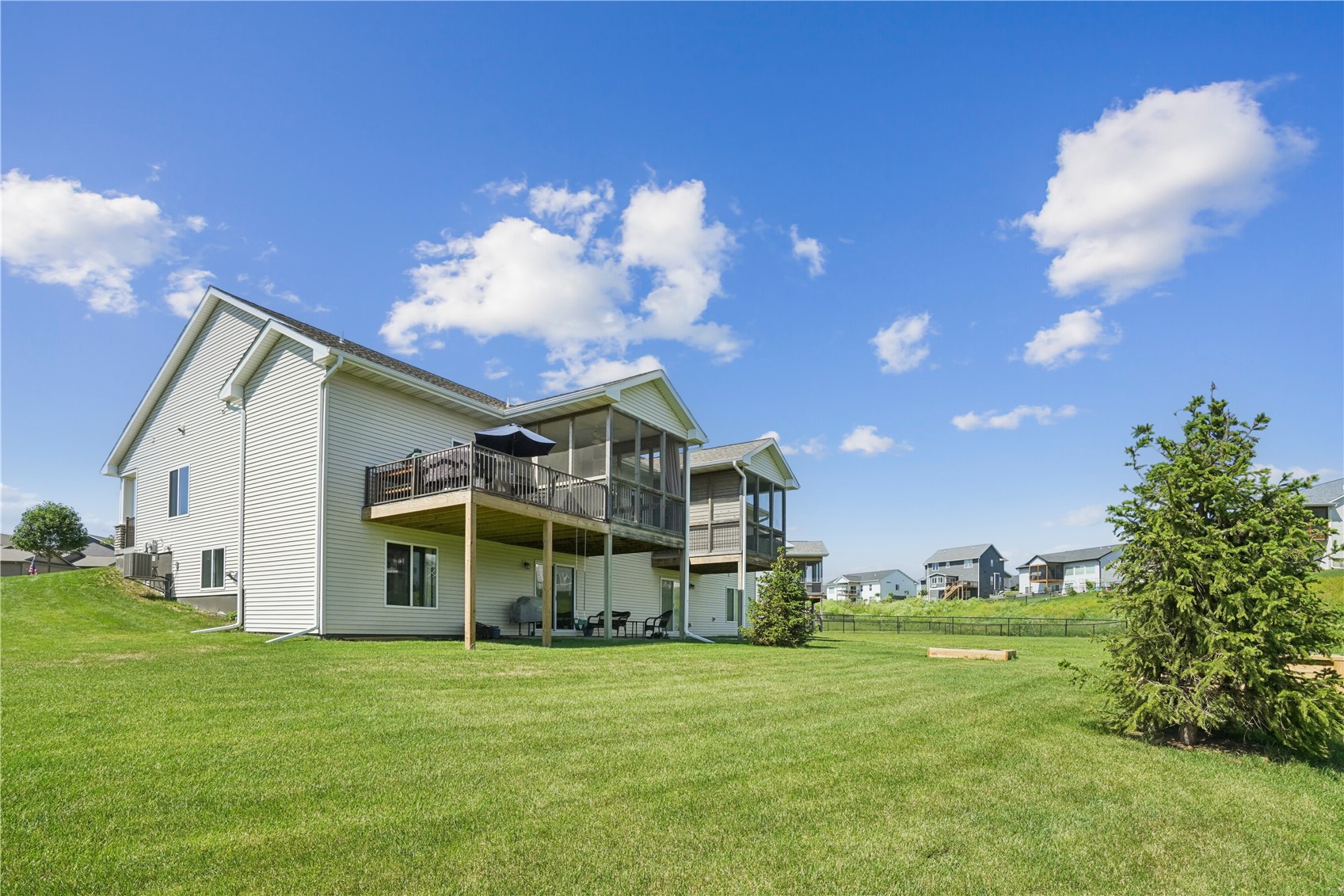 916 Summit Court Tiffin IA 52340