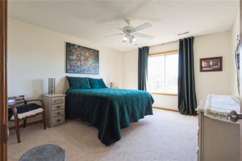 3748 Stoneview Circle SW Cedar Rapids IA 52404