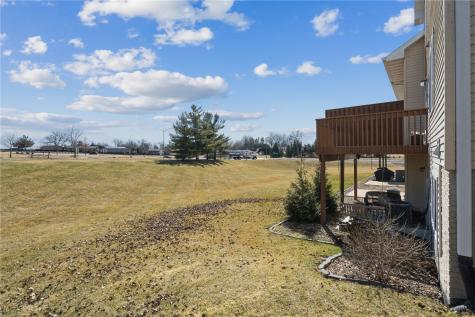 3748 Stoneview Circle SW Cedar Rapids IA 52404