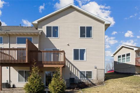 3748 Stoneview Circle SW Cedar Rapids IA 52404