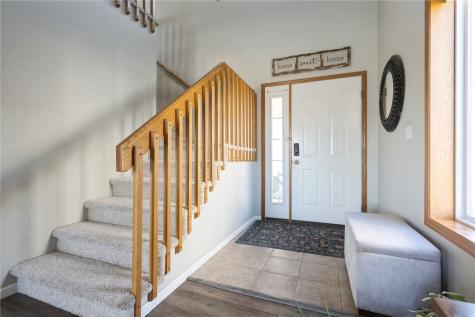 3748 Stoneview Circle SW Cedar Rapids IA 52404