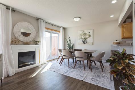 3748 Stoneview Circle SW Cedar Rapids IA 52404