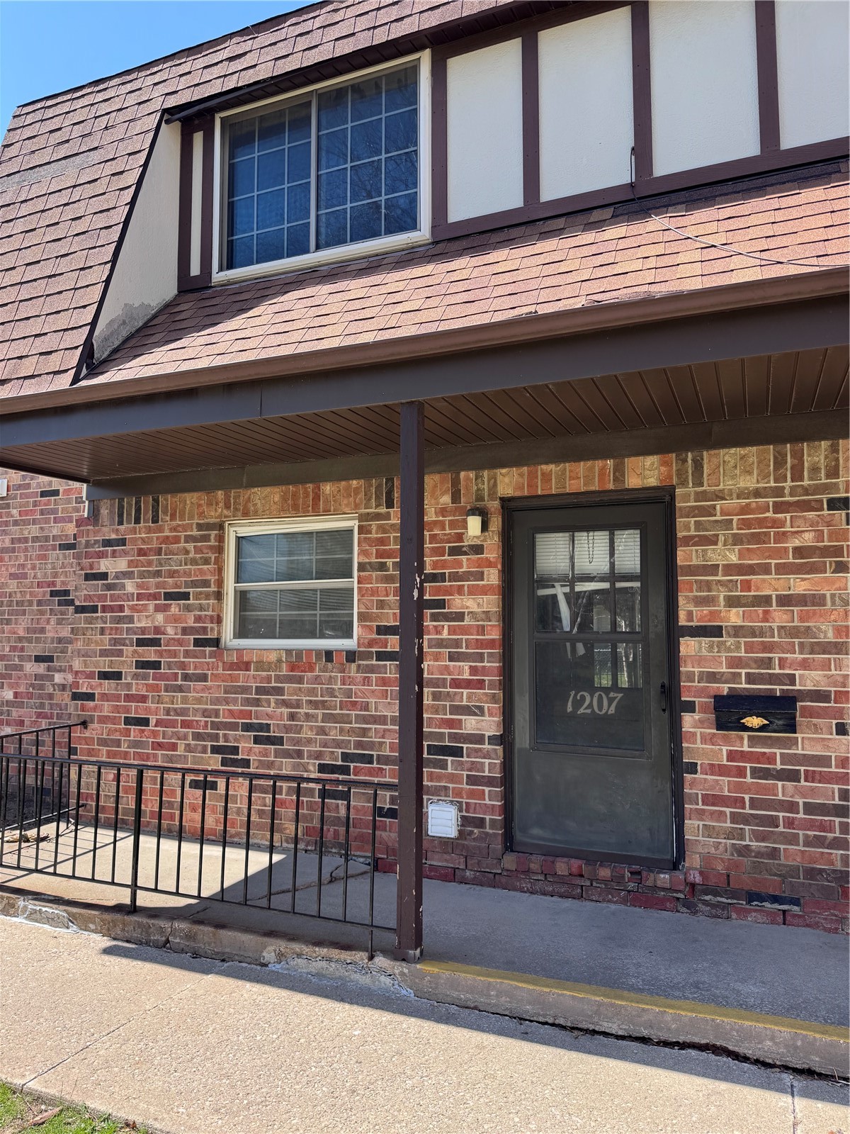 1207 21st Avenue Place Coralville IA 52241