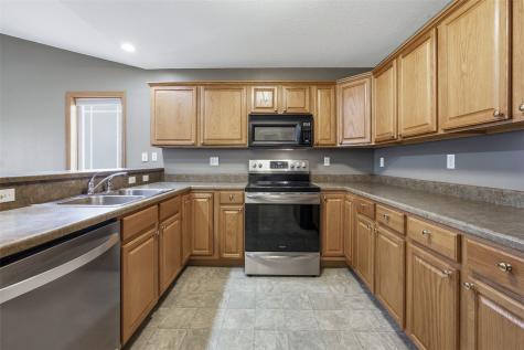 2346 49th Street Court Marion IA 52302