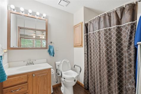 140 35th Street Drive SE Cedar Rapids IA 52403