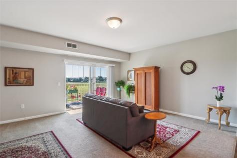 3550 Stone Creek Circle SW Cedar Rapids IA 52404