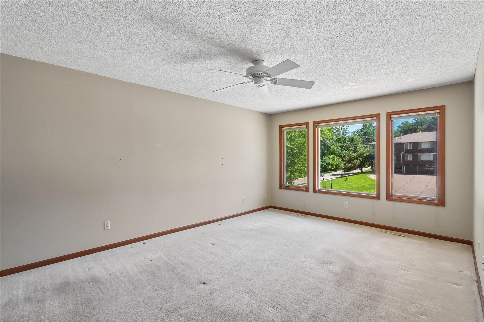 1716 Pikes Peak Court NE Cedar Rapids IA 52402