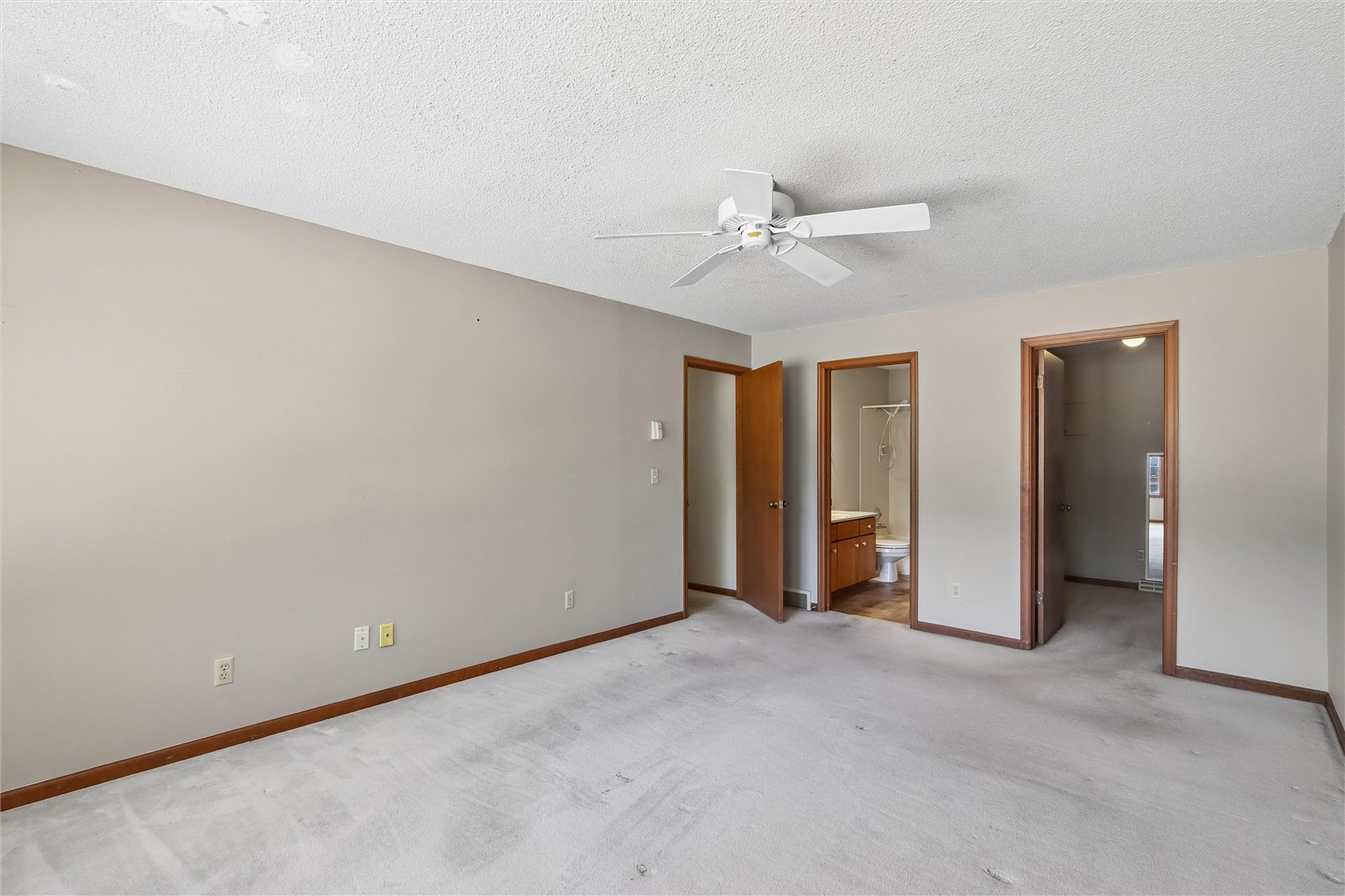 1716 Pikes Peak Court NE Cedar Rapids IA 52402