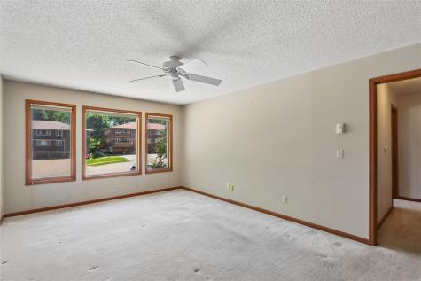1716 Pikes Peak Court NE Cedar Rapids IA 52402
