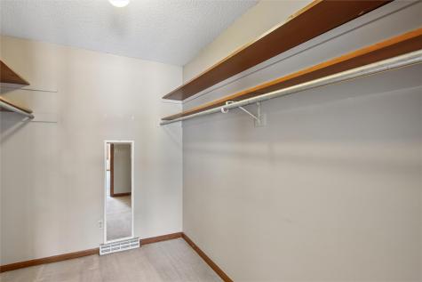 1716 Pikes Peak Court NE Cedar Rapids IA 52402
